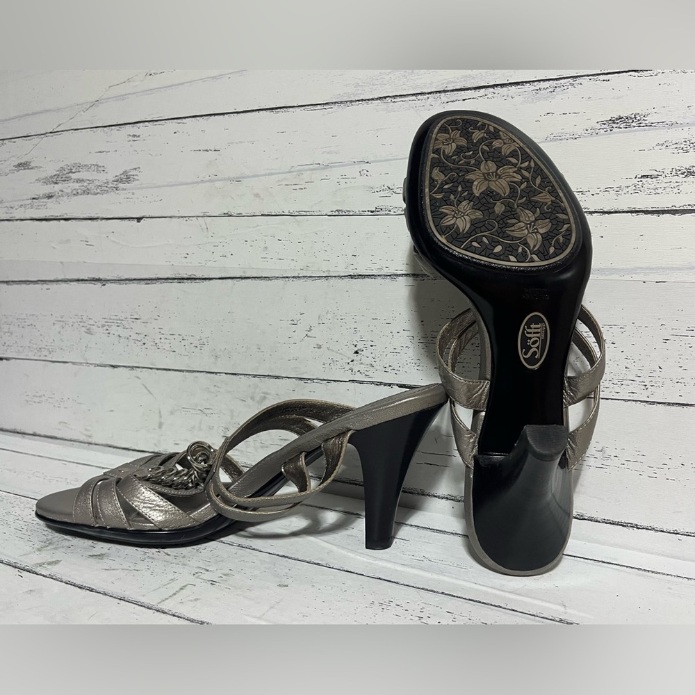 Söfft Women’s Size 8M Metallic Silver Heeled Sandals – Ring Detail Slide Mules